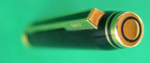 6330: CROSS LACQUER SIGNATURE IN BLACK, COMPLETE WITH BOX & PAPERS. CARTRIDGE FILLING FOUNTAIN PEN WITH 18K MEDIUM NIB.